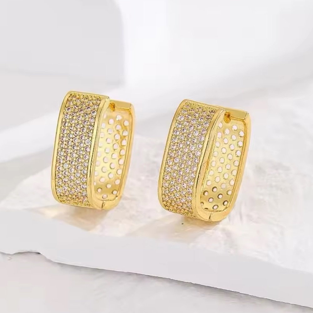 18k Inside-out Hoop Earrings - Picture 4 of 11